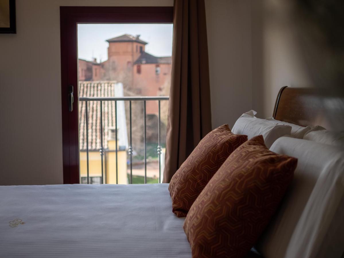 Ego' Residence Ferrara Bagian luar foto
