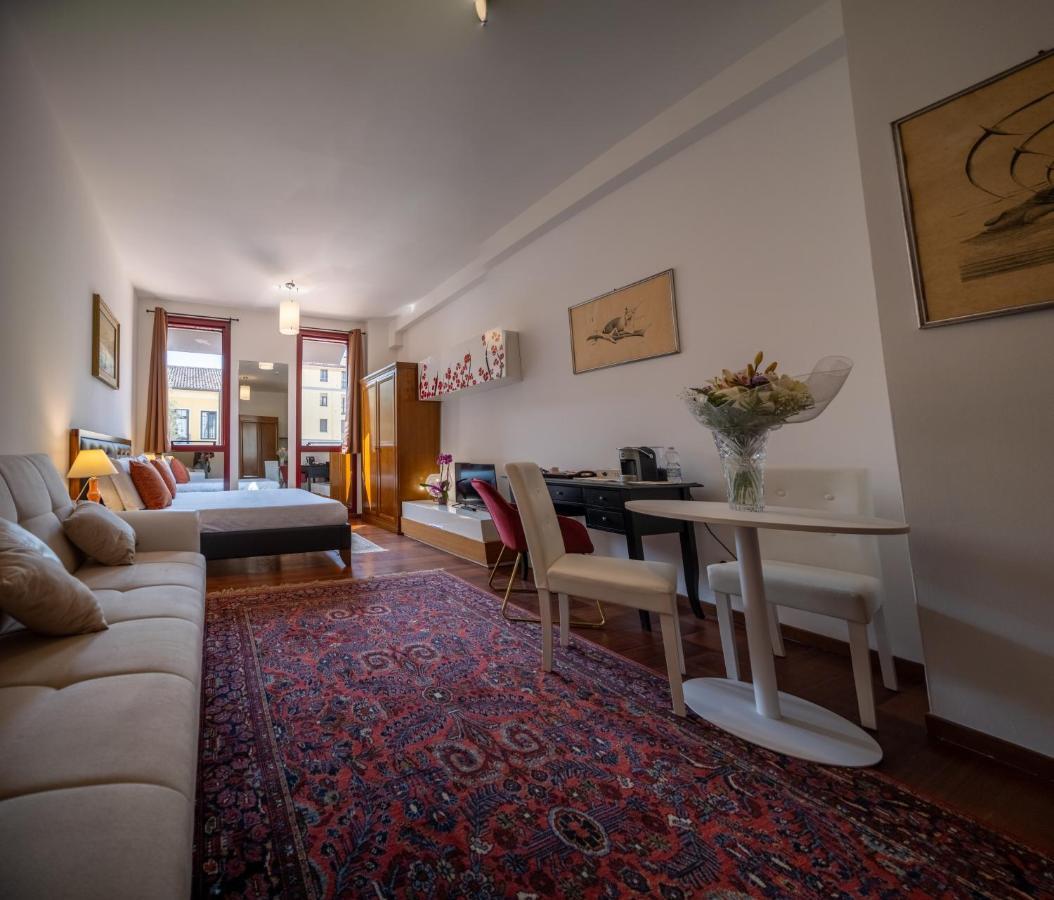 Ego' Residence Ferrara Bagian luar foto