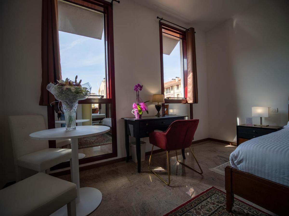 Ego' Residence Ferrara Bagian luar foto