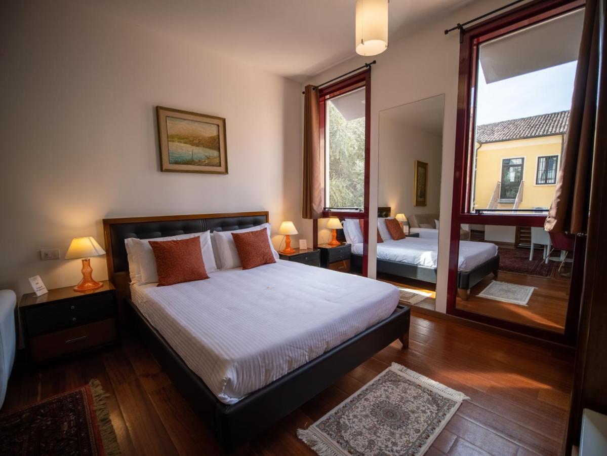 Ego' Residence Ferrara Bagian luar foto