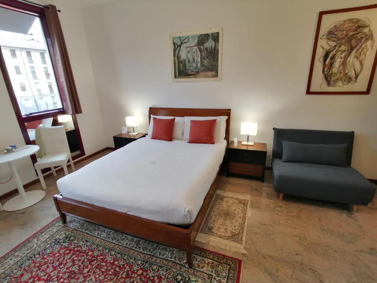 Ego' Residence Ferrara Bagian luar foto