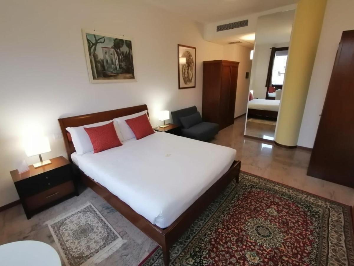 Ego' Residence Ferrara Bagian luar foto