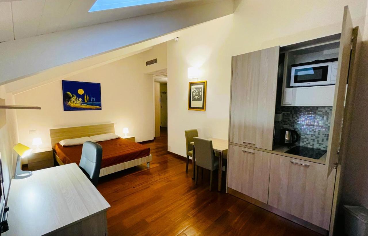 Ego' Residence Ferrara Bagian luar foto