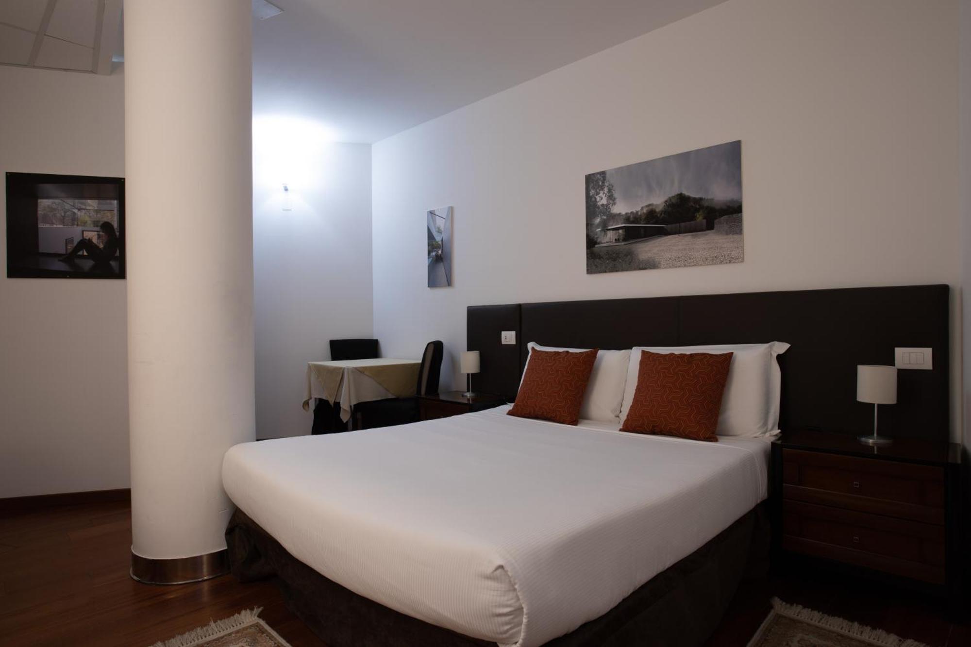 Ego' Residence Ferrara Bagian luar foto
