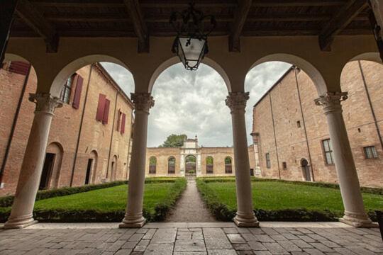 Ego' Residence Ferrara Bagian luar foto