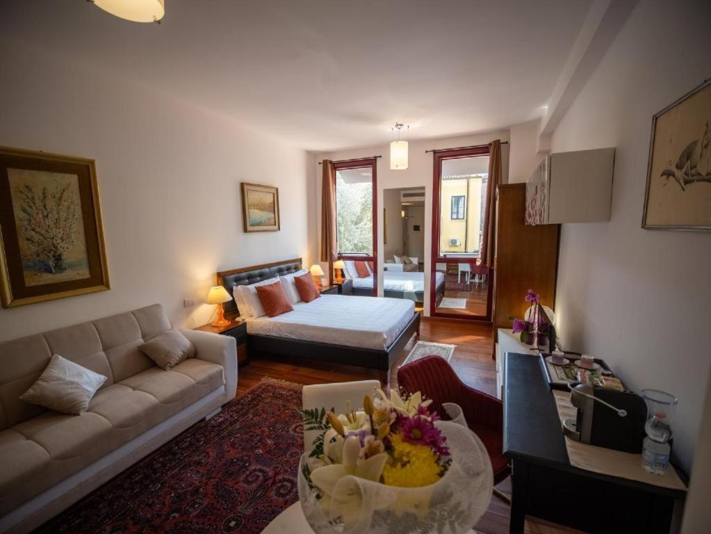 Ego' Residence Ferrara Bagian luar foto